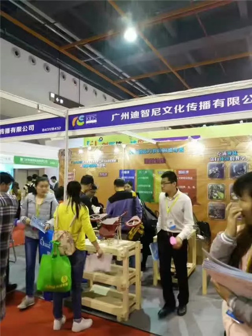 儿童玩具店装修打造人气店铺