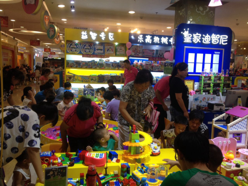 经营儿童玩具加盟店拓宽市场有什么方法?