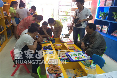玩具加盟商该如何选择开分店的时机