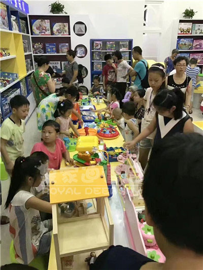 益智玩具加盟-开店经验-皇家迪智尼儿童玩具店加盟官网