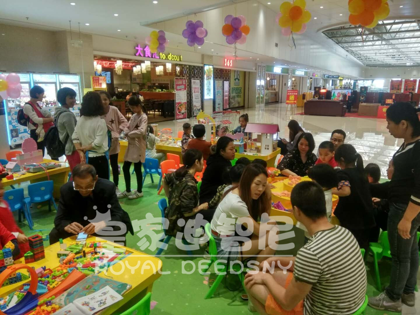 玩具店加盟装修也是吸引人流因素之一