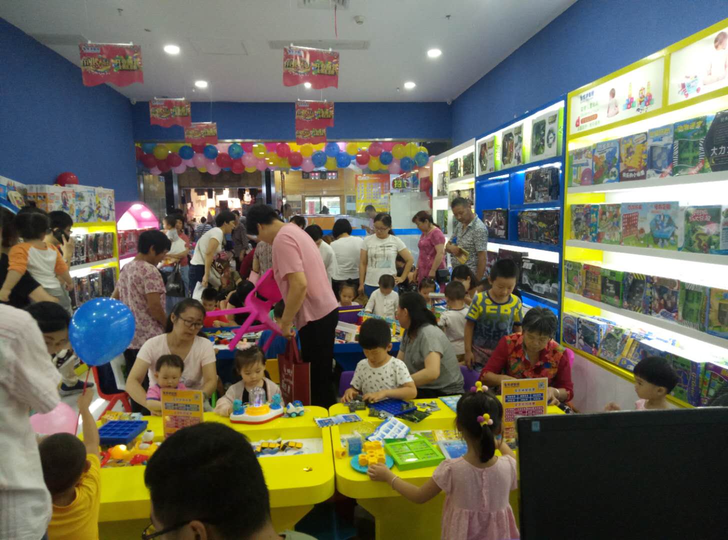玩具店加盟要经营好，有哪些工作？