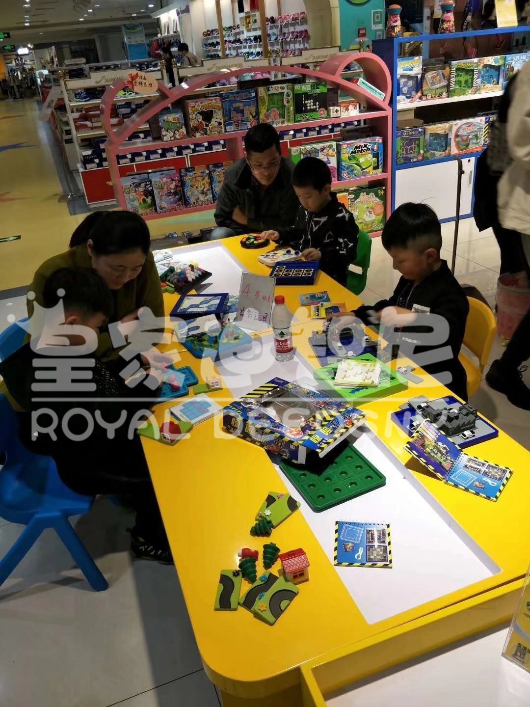 玩具店加盟怎样投资后选址呢