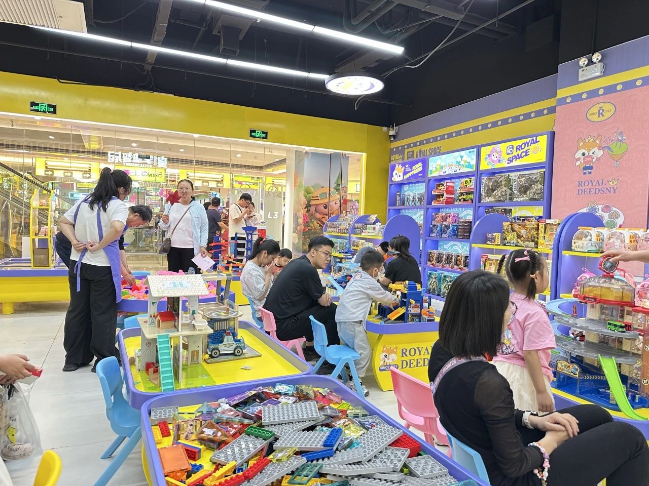 皇家迪智尼 I 实体店空窗期情况下，老板们该做点啥呢？