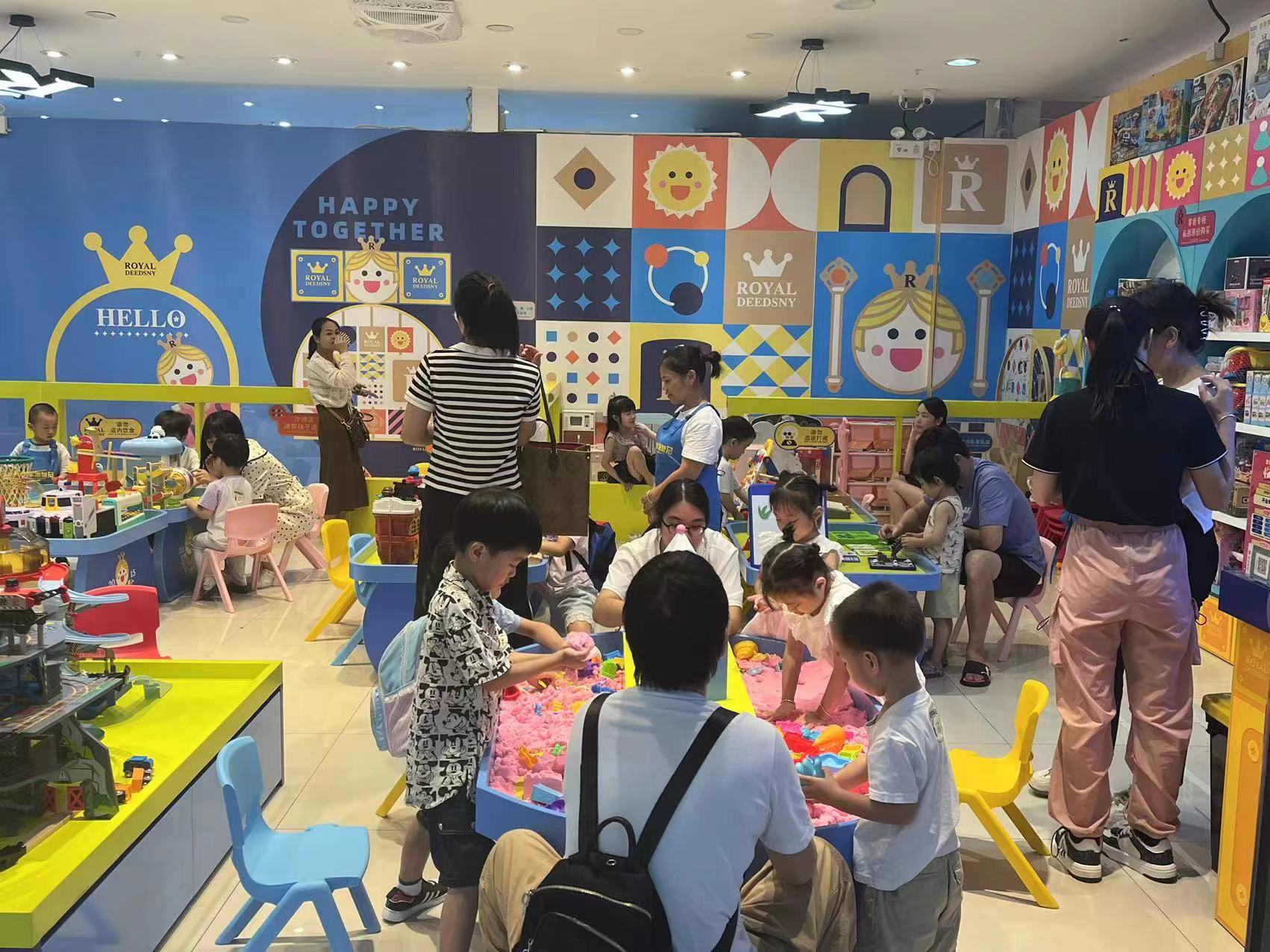 皇家迪智尼 I 湖南怎么开家儿童乐园？长沙筹备益智玩具乐园，一站式开店扶持品牌可选